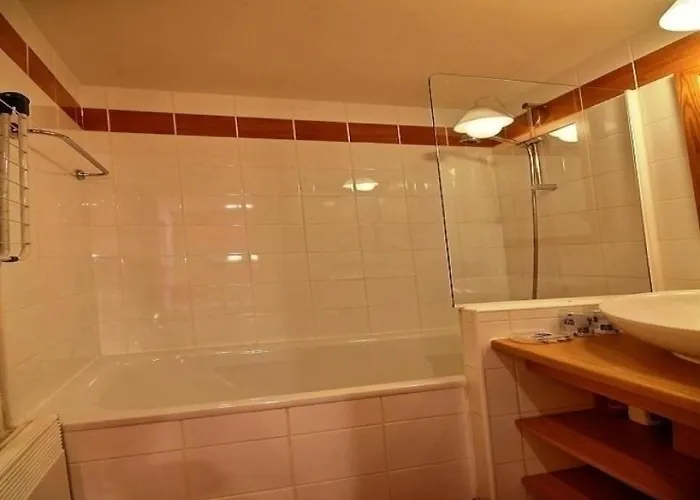 Studio-cabine 4 Pers, Sud, Proche Pistes Et Commerces - Fr-1-455-27 La Plagne